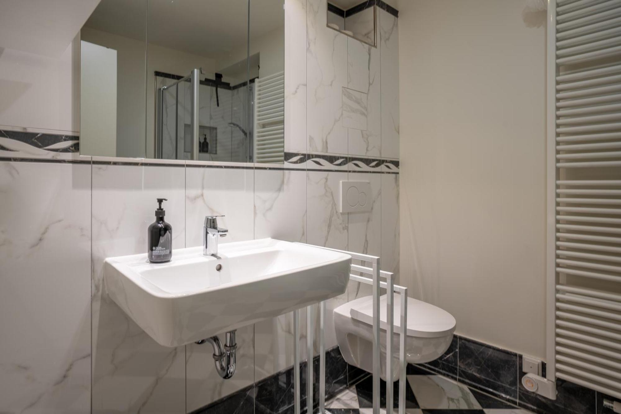 Cls Zentrale City-Wohnung In Hamburg Mit E-Laden Und Tiefgarage, Grosser Balkon, Blick Ueber Hamburg, Parkplatz, Cafe Im Haus, Bushaltestelle Direkt Gegenueber, Flex Check In Eksteriør billede